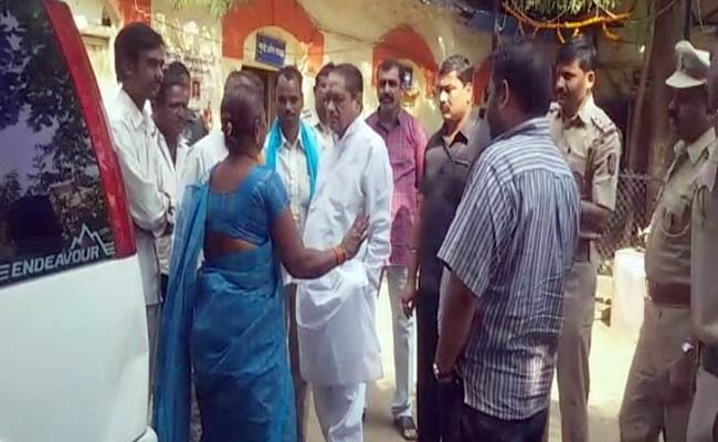 महाराष्ट्र के बुलढाणा के स्कूल में 10 साल की छात्रा से रेप, 11 गिरफ़्तार