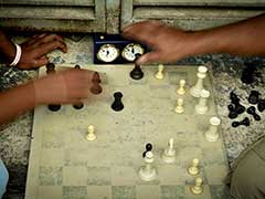 ये हैं भारत के नए शतरंज 'स्टार', ब्रिटेन के एडम्स को हराकर टॉप पर पहुंचे