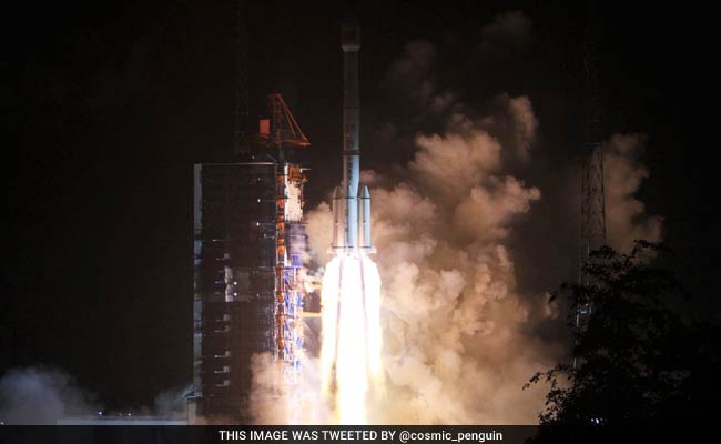 China Unveils New Satellite Smartphone That Can Cover South China Sea