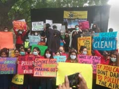 Hundreds Protest Over Delhi's Poor Air Quality At Jantar Mantar