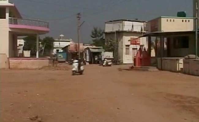 Gujarat Village Thumbs Nose At Cash Crunch, Pays Through SMS