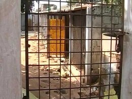 Breeder Leaves Caged Dogs To Die Without Food, Water. Hyderabad Outraged. Breeder Leaves Caged Dogs To Die Without Food, Water. Hyderabad Outraged.