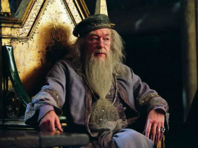 <I>Fantastic Beasts</i> Sequel Holds Time-Turning Surprise For Dumbledore Fans