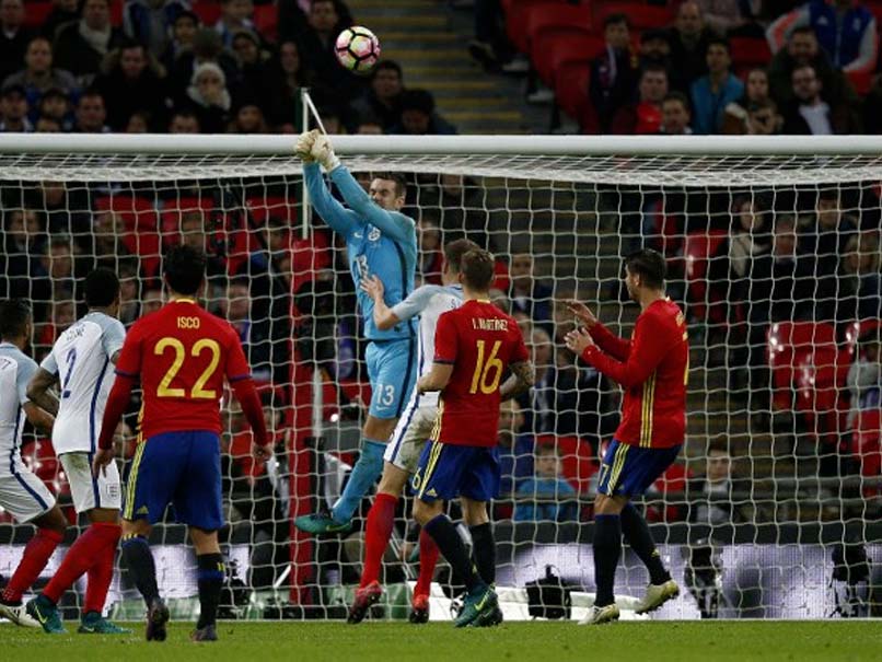 England Mannequin Challenge Falls Flat as Spain Fights Back