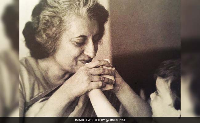 Sonia, Rahul Gandhi Pay Floral Tribute To Indira Gandhi