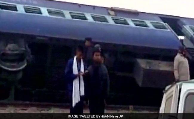 इंदौर पटना एक्सप्रेस ट्रेन हादसा, रेलवे ने जारी किए हेल्पलाइन नंबर