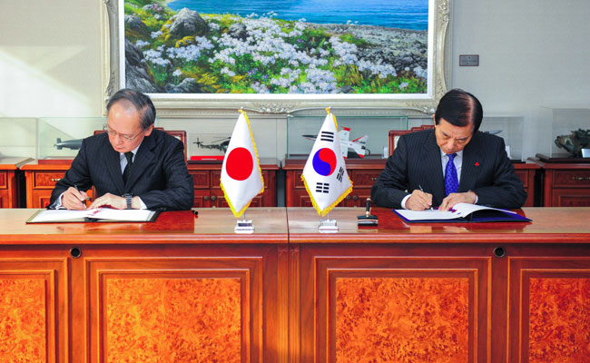 South Korea, Japan Sign Controversial Intelligence Deal