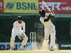 INDvsENG:बैटिंग हो या बॉलिंग, 50 टेस्‍ट खेल चुके क्रिकेटर जैसी परिपक्‍वता दिखा रहे जयंत यादव..