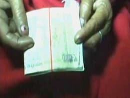 कानपुर ट्रेन हादसा : कुछ घायलों को रहस्यमय तरीके से बांटे गए बंद हो चुके नोट कानपुर ट्रेन हादसा : कुछ घायलों को रहस्यमय तरीके से बांटे गए बंद हो चुके नोट