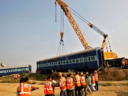 कानपुर के पास इंदौर-पटना एक्सप्रेस हुई दुर्घटना की शिकार, 120 लोगों की मौत, 200 से ज्यादा घायल कानपुर के पास इंदौर-पटना एक्सप्रेस हुई दुर्घटना की शिकार, 120 लोगों की मौत, 200 से ज्यादा घायल