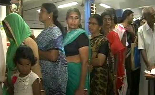 हमारी दादी-नानी, बहू-जेठानी चोर नहीं हैं, उनका पैसा-उनकी आज़ादी कैसे लौटेगी?