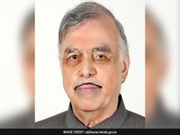 केरल के गवर्नर की कार ने तोड़ा नियम तो पी. सदाशिवम ने खुद भरा जुर्माना... केरल के गवर्नर की कार ने तोड़ा नियम तो पी. सदाशिवम ने खुद भरा जुर्माना...