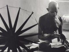 टाइम पत्रिका की 100 सबसे प्रभावशाली तस्वीरों में शामिल हुआ महात्मा गांधी का चरखा