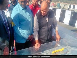 नेताओं के ‘‘दुर्व्यवहार’’ से दिल्ली के अफसर खफा, एलजी आफिस में सौंपा प्रस्ताव नेताओं के ‘‘दुर्व्यवहार’’ से दिल्ली के अफसर खफा, एलजी आफिस में सौंपा प्रस्ताव