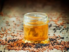Mustard Oil With Garlic: ब्लड सर्कुलेशन से लेकर कमजोरी दूर करने तक, जानें सरसों के तेल और लहसुन से होने वाले कमाल के फायदे