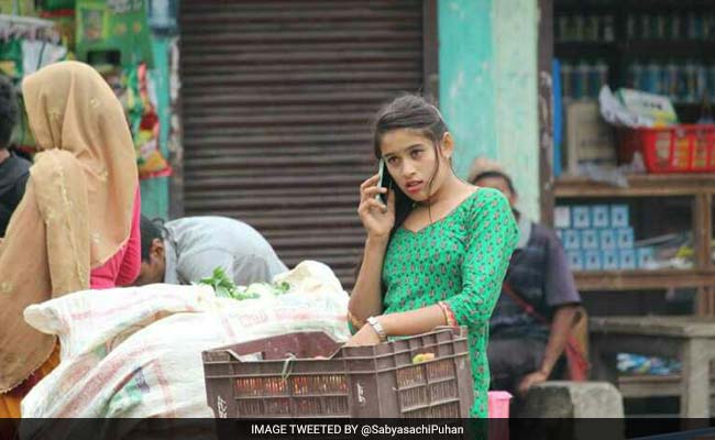 पाकिस्तानी चायवाले के बाद अब 'नेपाली तरकारीवाली' पर रीझा ट्विटर, खूबसूरती के दीवाने हुए लोग