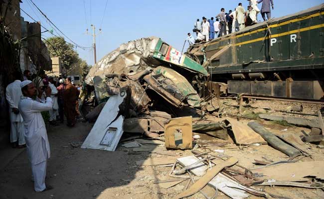 19 Killed, 50 Injured As Trains Collide In Pakistan's Karachi