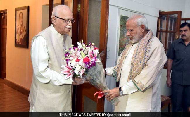 Prime Minister Narendra Modi Greets LK Advani On His 90th Birthday