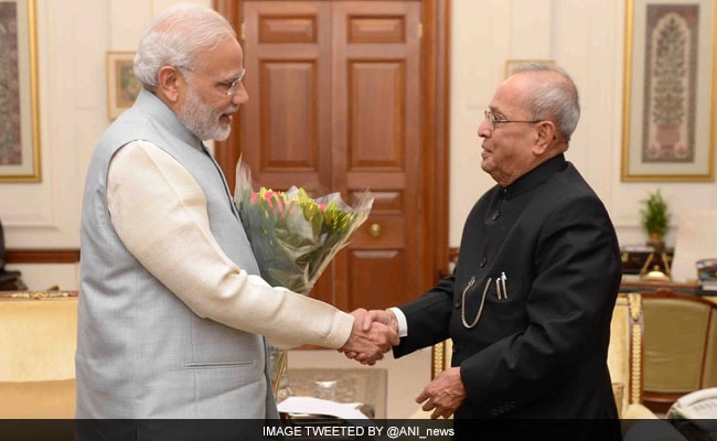 PM Narendra Modi Meets President Pranab Mukherjee Amid Currency Ban Chaos
