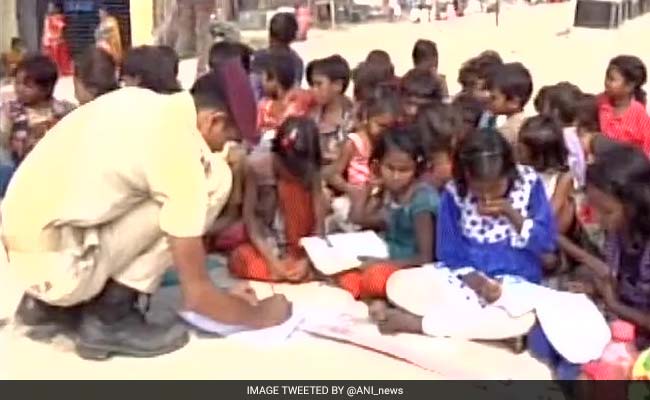 Policemen Turn Teachers In 'Sham Ki Pathshala' In Bihar Villages