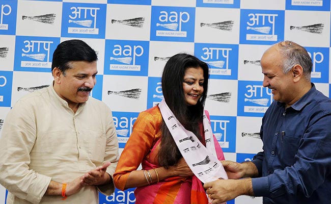 Poonam Azad, Wife Of Suspended BJP MP Kirti Azad, Joins AAP