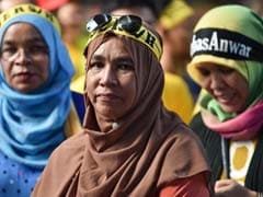Thousands March In Malaysian Capital Calling For PM Najib Razak To Step Down