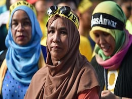 Thousands March In Malaysian Capital Calling For PM Najib Razak To Step Down Thousands March In Malaysian Capital Calling For PM Najib Razak To Step Down