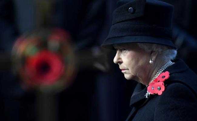 Queen Elizabeth To Miss Christmas Church Service Due To 'Heavy Cold'