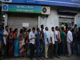 नोटों पर प्रतिबंध : एलआईसी ने प्रीमियम भुगतान का समय बढ़ाया नोटों पर प्रतिबंध : एलआईसी ने प्रीमियम भुगतान का समय बढ़ाया