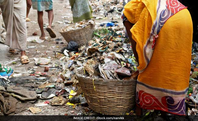 দুর্গাপুজোর আগেই কলকাতাকে জঞ্জালমুক্ত করার উদ্যোগ নিল শহরবাসী