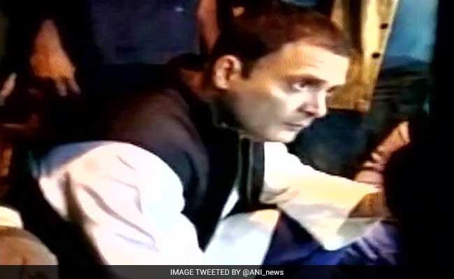 Rahul Gandhi Meets Sarojini Nagar Street Vendors In Delhi