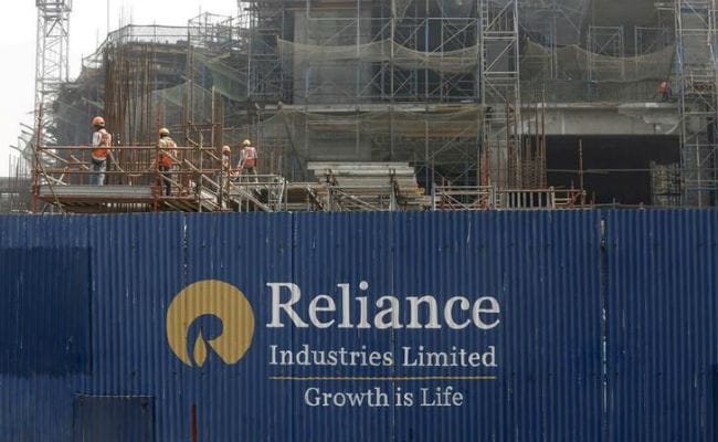 Shares of Reliance Industries gain more than 5% when transferring commitment to gasification to a subsidiary