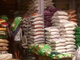 दाल के बाद अब आटा भी हुआ महंगा, 2 हफ्ते में 19 फीसदी बढ़ी कीमतें दाल के बाद अब आटा भी हुआ महंगा, 2 हफ्ते में 19 फीसदी बढ़ी कीमतें