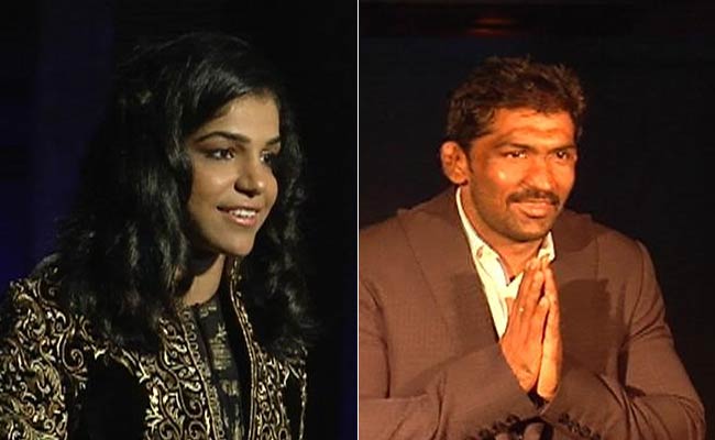 IPL से तुलना करने लगे हैं प्रो रेसलिंग लीग (PWL) के आयोजक, साक्षी-योगेश्वर का रैंप वॉक
