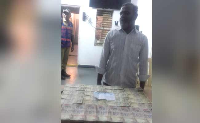 Scrapped Notes Worth Rs 20 Lakh Seized In Hyderabad