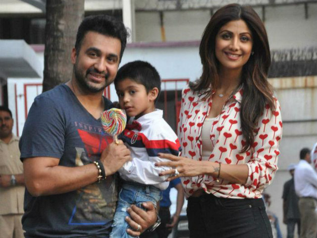 No, That's Not a Pic of Shilpa Shetty Queuing at ATM, Says Her Husband