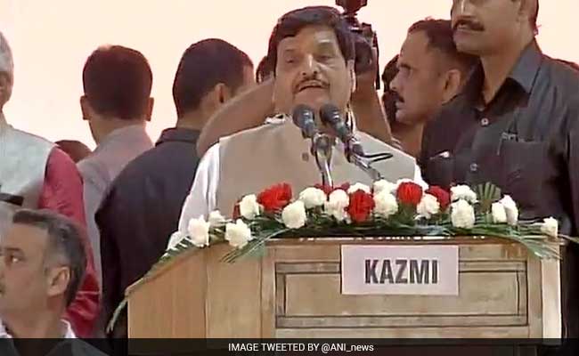 "डिंपल के खिलाफ अपमानजनक टिप्पणी बर्दाश्त नहीं.."; बीजेपी नेताओं की छींटाकशी पर शिवपाल यादव