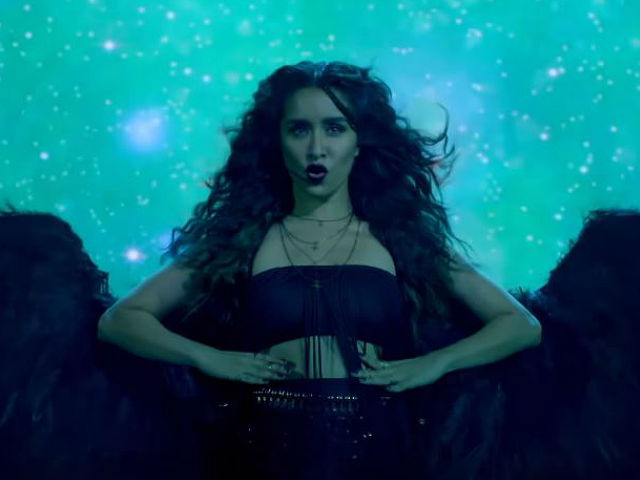 Shraddha Kapoor's <i>Rock On 2</i> Song is a Visual Treat. But That's All it is