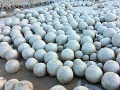 Strange Giant Snowballs Appear On Beach In Siberia