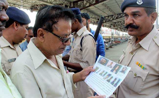 सिमी के संदिग्ध आतंकियों के वकील का दावा, जेलब्रेक फर्ज़ी था, CBI जांच कराई जाए : 10 खास बातें