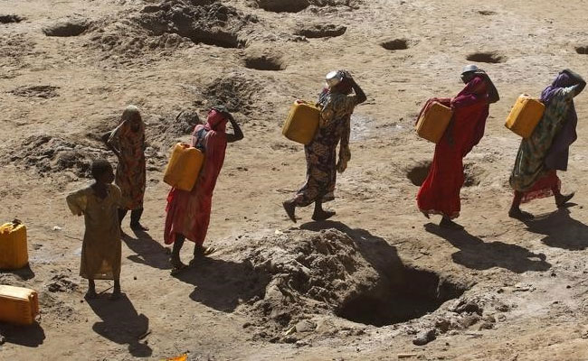 Thirsty Somalis Trek 40 Miles For Water As Drought And Conflict Bite