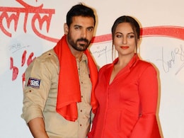 John Abraham, Sonakshi Sinha Pay Tribute to Soldiers at India Gate John Abraham, Sonakshi Sinha Pay Tribute to Soldiers at India Gate