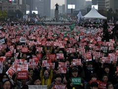 Tens Of Thousands In South Korea Call For President To Quit