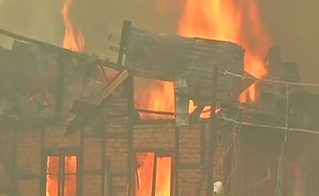 Blaze Destroys Over Dozen Houses In Srinagar