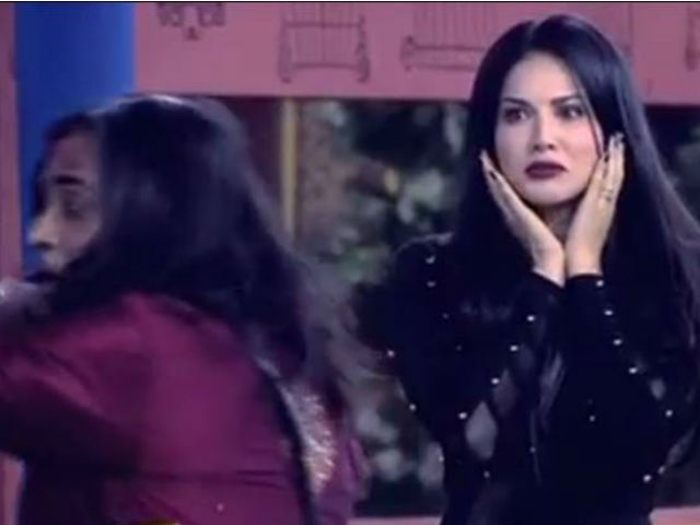 <i>Bigg Boss 10</i>: Swami Om Allegedly Touched Sunny Leone 'Inappropriately'