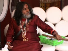 <i>Bigg Boss 10</i>: Swami Om Slut-Shames Monalisa, Celebs Defend Her