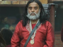 <i>Bigg Boss 10</i>: Swami Om in GIFs. Plus Reactions From Monalisa, Salman Khan