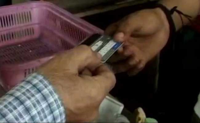 Notes Ban: Small Traders Go Cashless In Ahmedabad