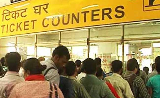 Train Ticket : दसरा, दिवाळीसाठी तिकीट काढायला विसरलात? 'या' पद्धतीनं मिळेल कन्फर्म तिकीट, वाचा संपूर्ण प्रोसेस