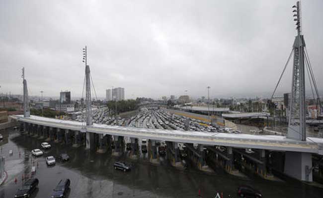 दूसरे देशों में बसने की योजना बनाने वाले वयस्कों में भारत दूसरे नंबर पर